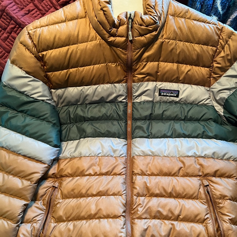 patagonia down sweater size M
